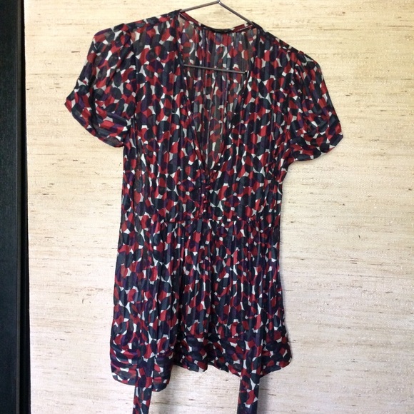 BCBGMAXAZRIA Soft Shapes S/S Blouse - Picture 3 of 8